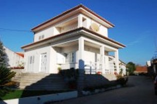 Vende-se moradia a 2 kms da praia de Esmoriz