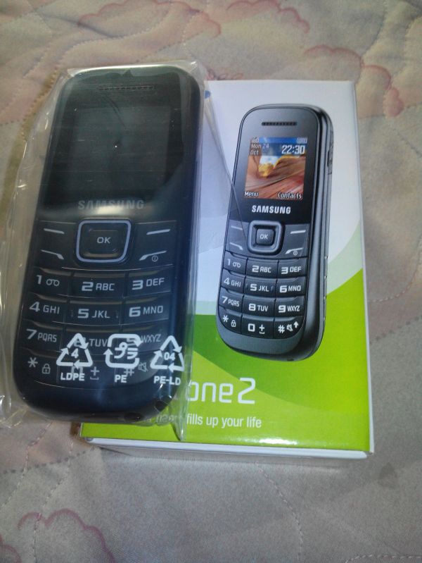 Telemovel Samsung Keystone 2 - GT-E1200 Desbloqueado a todas as Redes