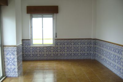 Excelente T3 pronto a habitar em prédio impecável com 2 elevadores 