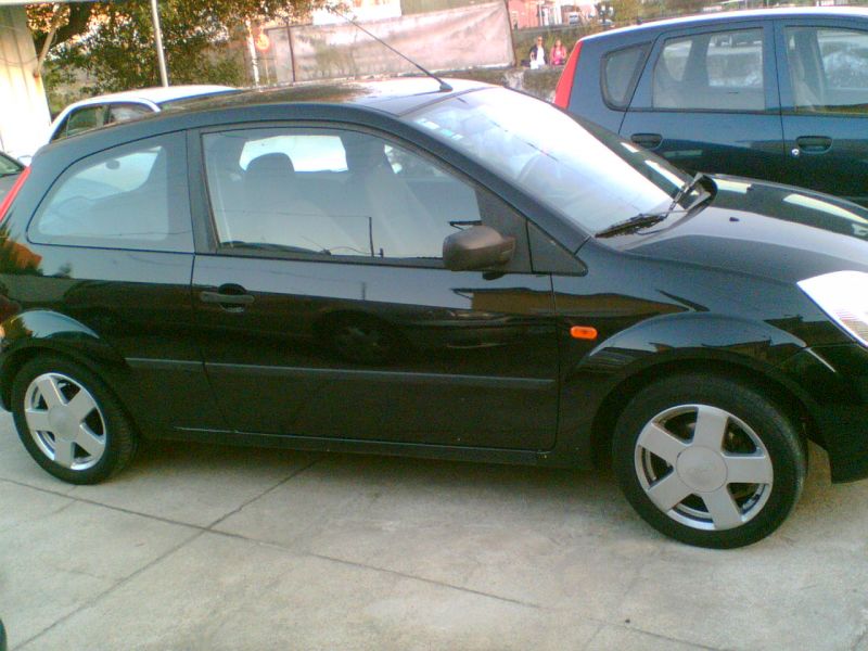 Ford Fiesta 1.25 75cv. GPL - 04