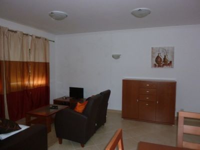 Arrenda Apartamento T1 ao Ano em Condominio Fechado