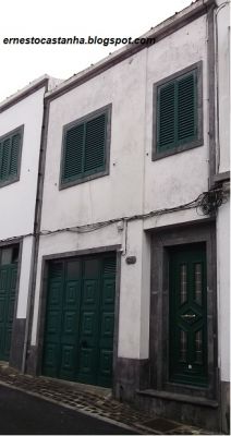 Moradia T2 , Bem localizado , perto das escolas e Universidade 