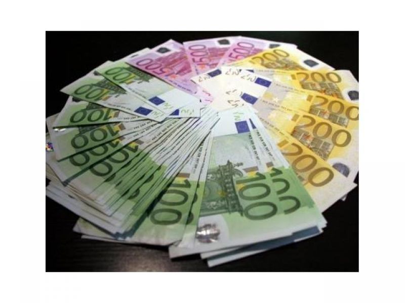 Eu colocá-lo com um empréstimo de 2.000 Euro tem 78.600.000 Euro