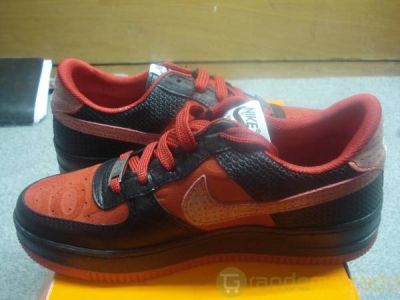 Sapatilhas NIKE AIR FORCE - BLACK/RED (35€) - PORTES GRÁTIS