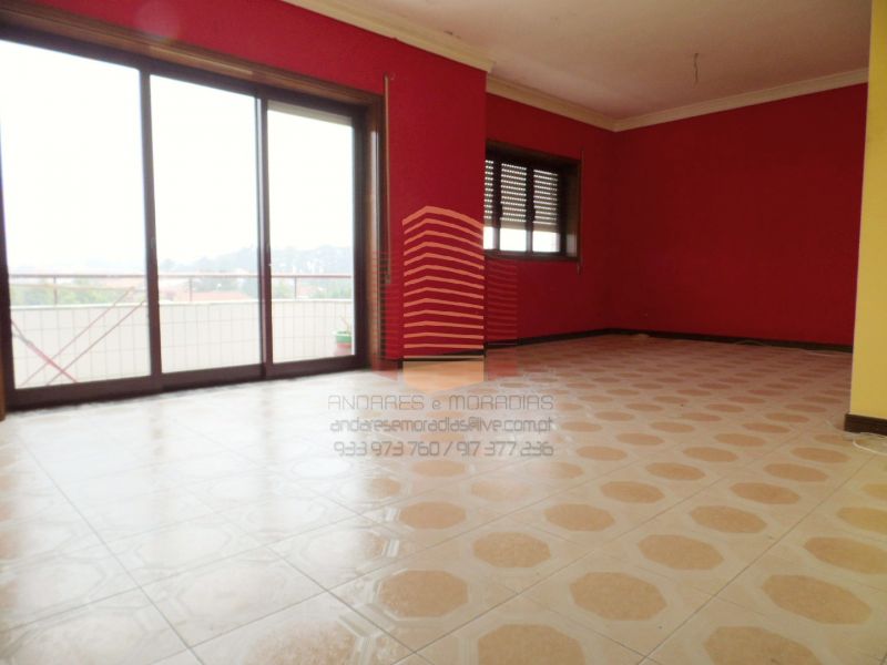 [1278F] Espaçoso T2+1 em Olival – 100% financiado – retoma bancária