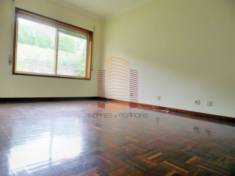 [6821] Bom T2 próximo Mosteiro de Grijó