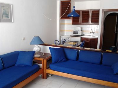 ALUGA-SE T0 T1 T2 EM APARTHOTEL A 70 MT DA PRAIA