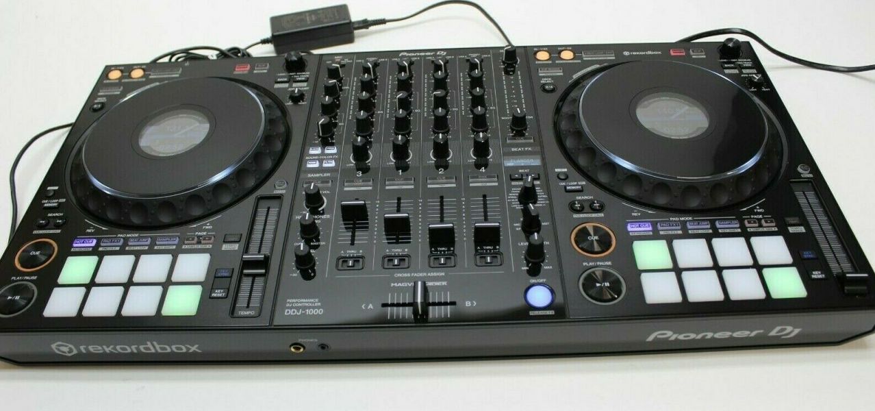 Pioneer DDJ-1000 Controller costo 550EUR,  Pioneer DDJ-SX3 Controller costo 550 EUR
