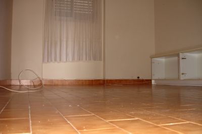 ALUGA-SE R/chão de moradia na Az. dos Fornozinhos Porto Brandão