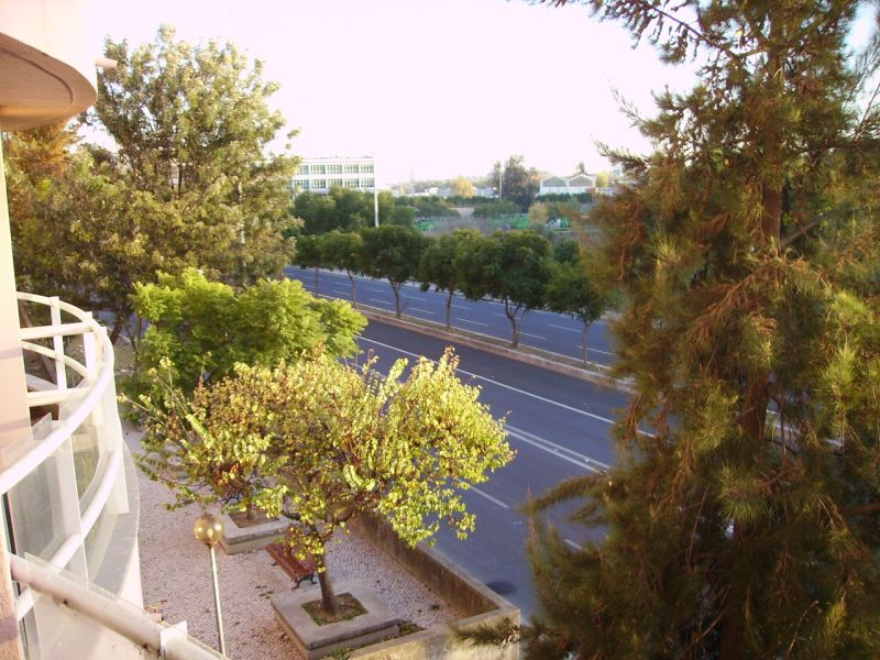 T2 mobilado em Lisboa, junto aos Jardins do Cristo Rei