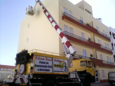 Plataforma Articulada sobre caminhão