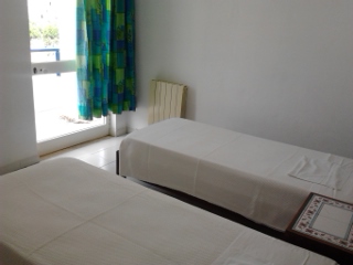 ALUGA-SE T0 T1 T2 EM APARTHOTEL A 70 MT DA PRAIA