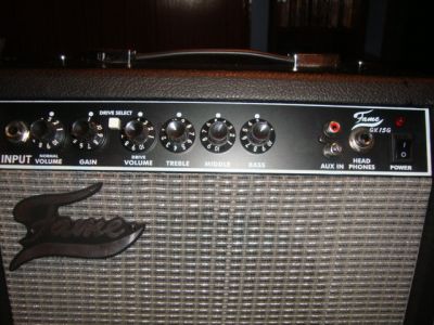 Guitarra Fender + Amplificador + Acessórios