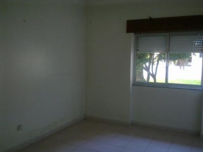Apartamento T2 com 3 Assoalhadas