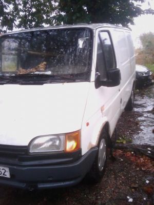  Ford transit de 92 boa de motor , com alguma ferrugem na chapa , s inspecção, com os restantes docu