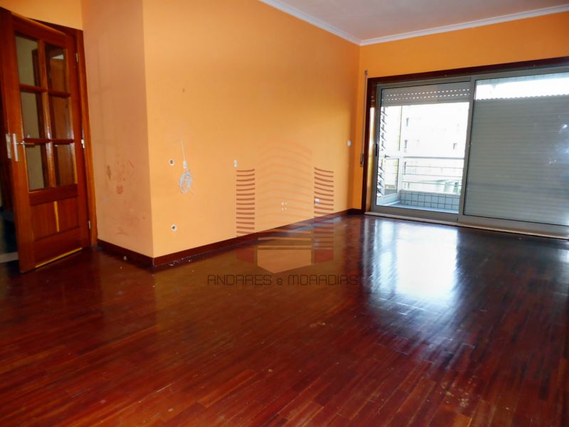 [7033] T2 á Media Markt e Makro Gaia - RETOMA