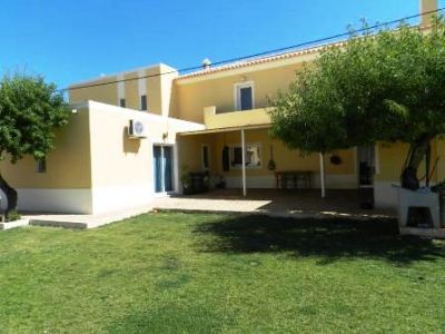 V3 isolada com piscina