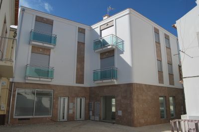 Apartamentos T1( novos ) no centro da Nazaré a 50m da praia