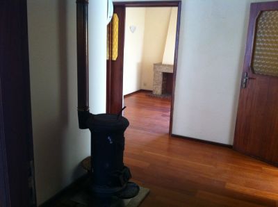 Meia moradia em bom local