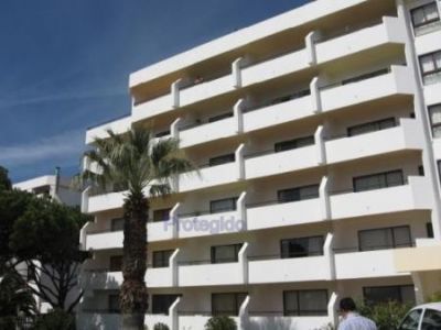 VILAMOURA - Apartamento T0 c/varanda - Com jardim, espreguiçadeiras e piscinas!