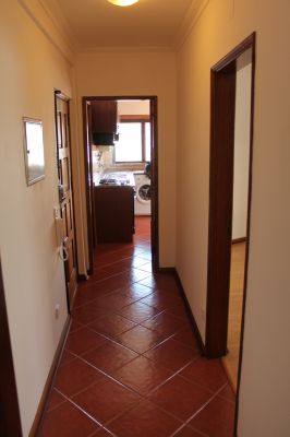 T2 com aparcamento -  arrenda-se  370€