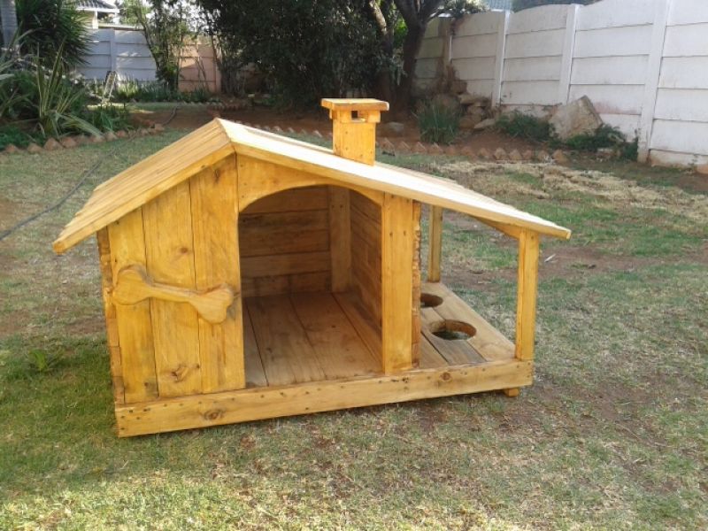 Mobília DE Madeira por   Septimber creations & Disgn  