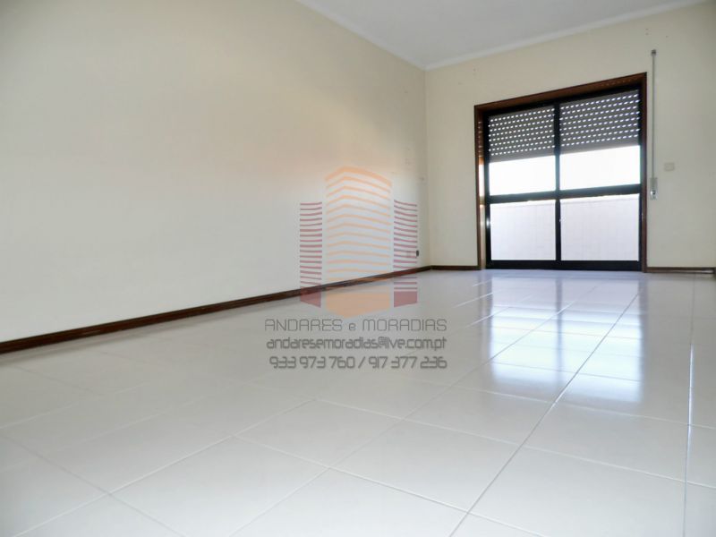 [1264F] T2 bom estado, c/ lg garagem – 100% financiado