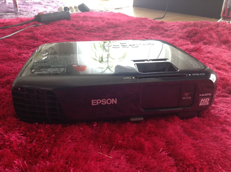 Projector epson th-w490 (ano 2014) hd ready 720 p/Poucas Horas de utilização (150 Horas)