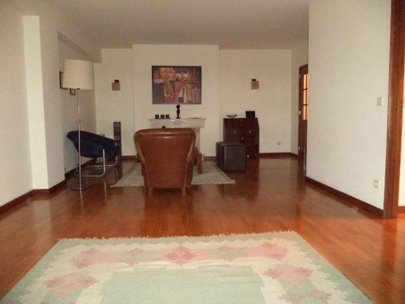 T3+1 Matosinhos / METRO renovado, lugar garagem