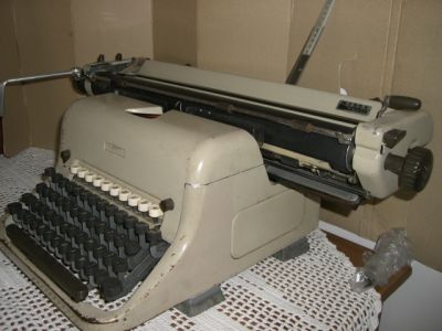 Máquina de Escrever MESSA