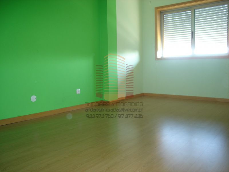 [1271F] T3+1 renovado à rotunda de  Stº Ovídeo