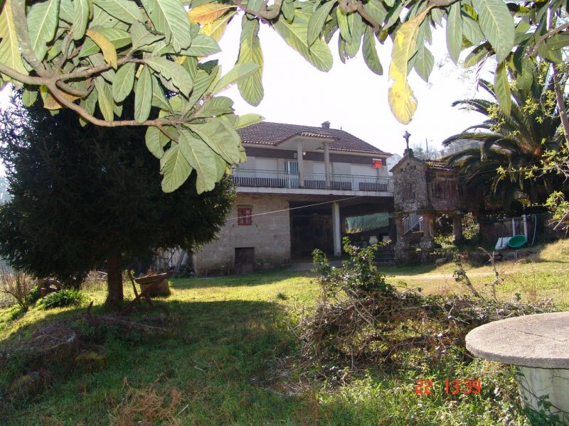 Vendo terreno con casa en pontevedra