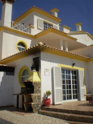 moradia v4 com piscina privada