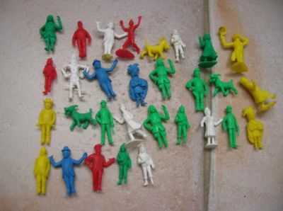 compro BRINQUEDOS 1960/80, bonecas NANCY, Action Man, LEGO, playmobil, transformers, HE MAN, corgi..