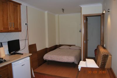 Apart. T0+1 Restaurado no centro da Nazaré a 70m da Praia