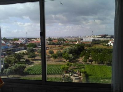 ALUGA-SE APARTAMENTO PAIO PIRES SEIXAL  T 2 , 3 ASSOALHADAS