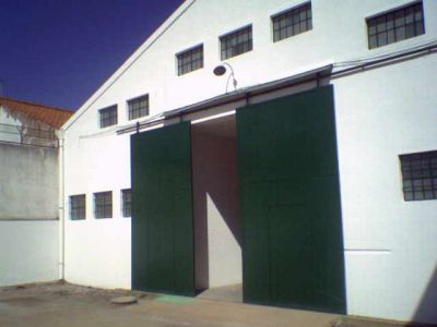 VENDE-SE OU ALUGA-SE