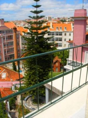 T2 + 1 na Rua do Forno do Tijolo / METRO 