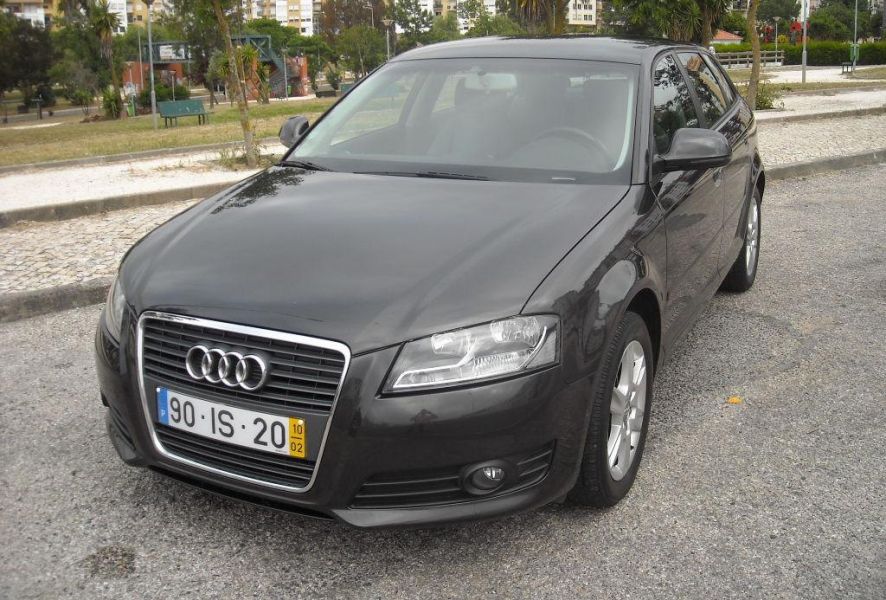 Audi A3 Sportback 1.6 TDi Attraction   € 4.500 