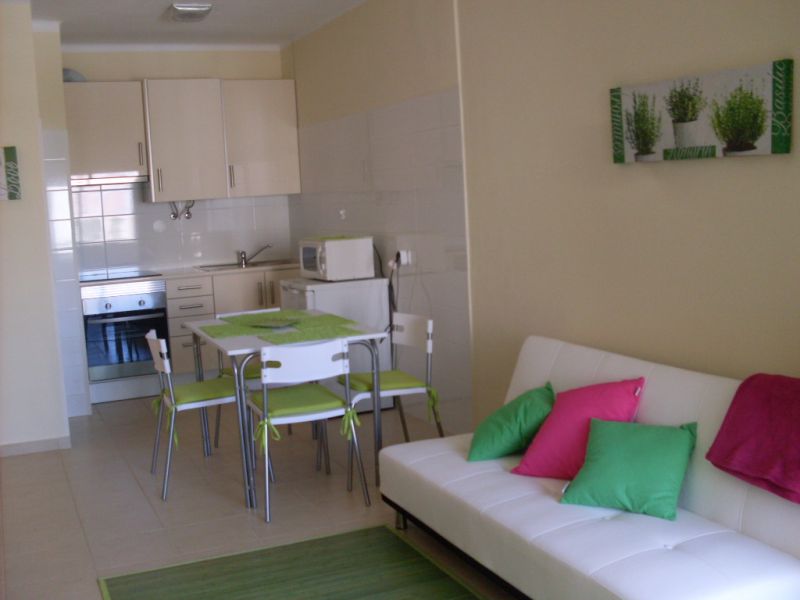 Excelente apartamento T0, com varanda, praia da rocha em Portimão.