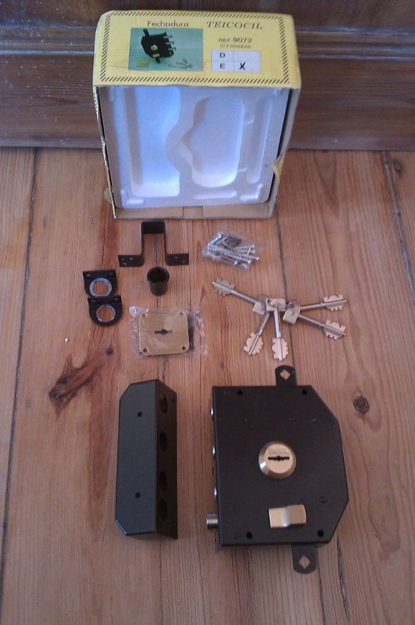 Fechadura de alta segurança, e de 2 trancas Teicocil Nova