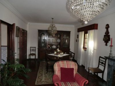 Vende-se moradia T3+2 com garagem