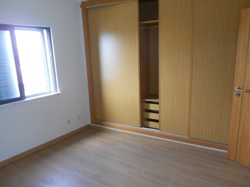 Apartamento T1 Novo no 3º andar com varanda de 20m 