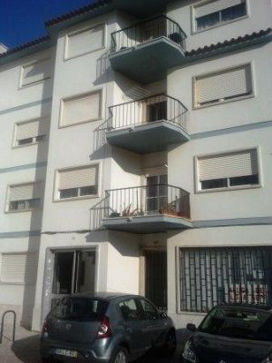 T1 ALUGO desde 330,00€ - usado, sem mobilia,