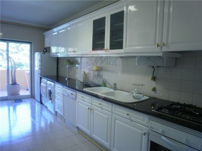 Fantastico apartamento junto à praia em condominio de luxo