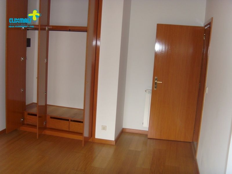 Apartamento T3, com aquecimento central e electrodomésticos. Em Gualtar - Braga