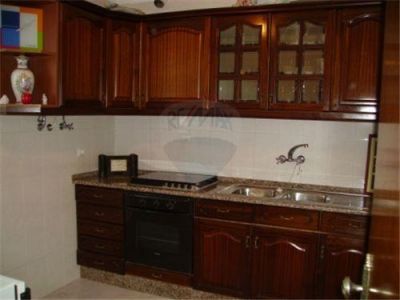 Moradia V6, box p/ 2 carros em 