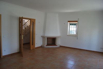                                Vivenda T4, unifamiliar na Nazaré, com vista mar