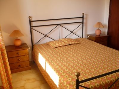 Lagos - Aluga se Apartamento T2 em condomínio fechado na Praia de D. Ana