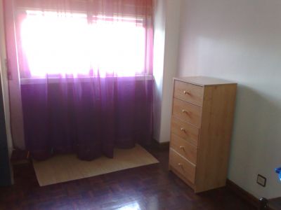 Aluga-se quarto em Carnaxide